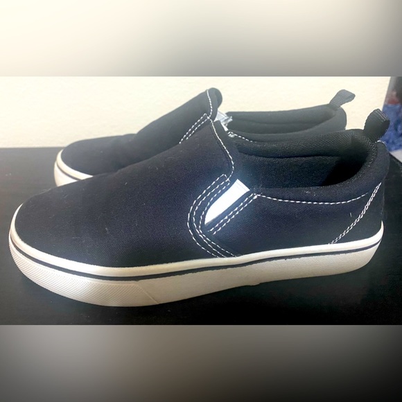 wonder nation Other - 💰2/$10 Used kids black slip on shoes- wonder nation size 2